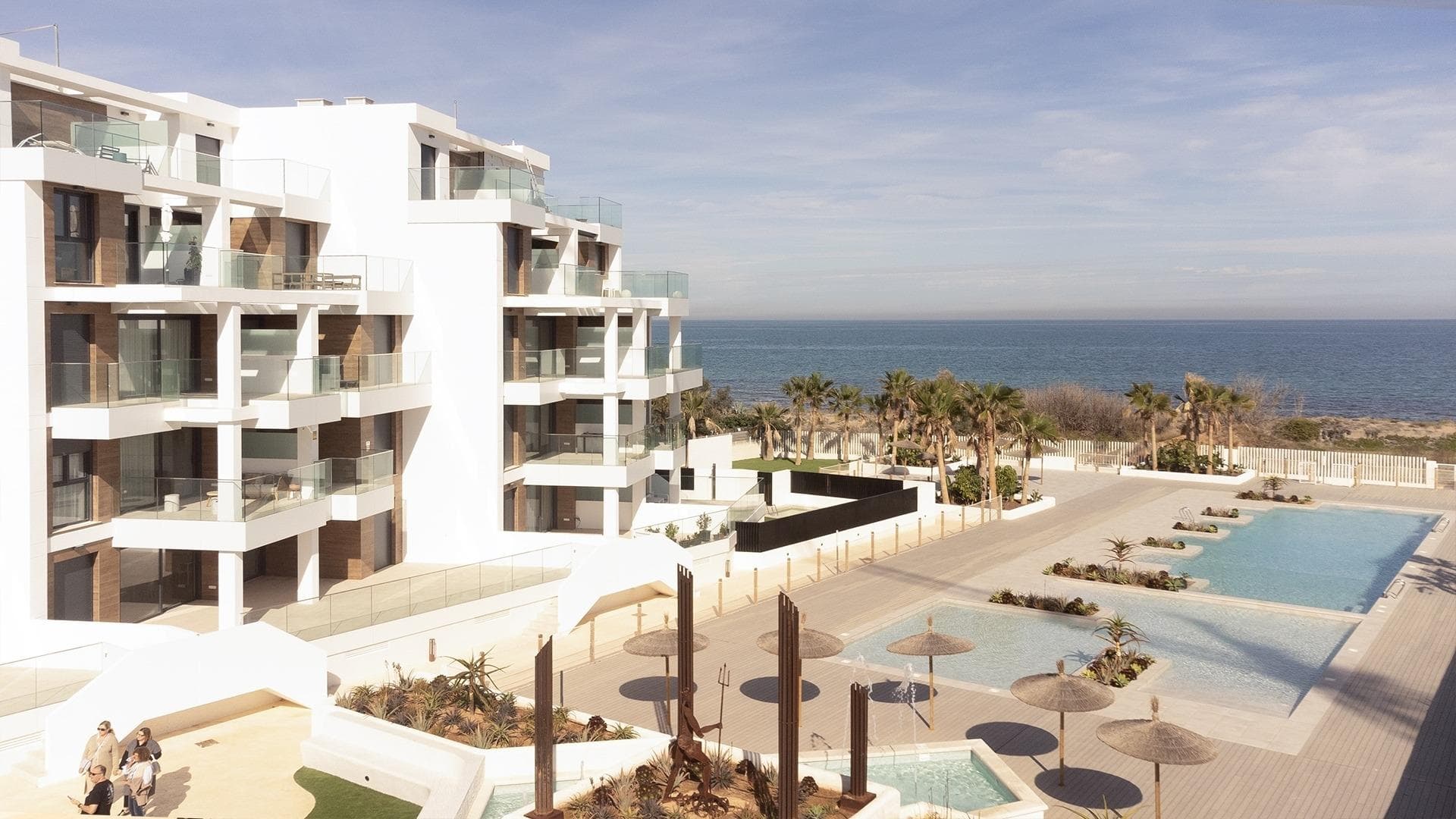 MEDITERRANEAN HOUSING A FEW METERS FROM THE SEA