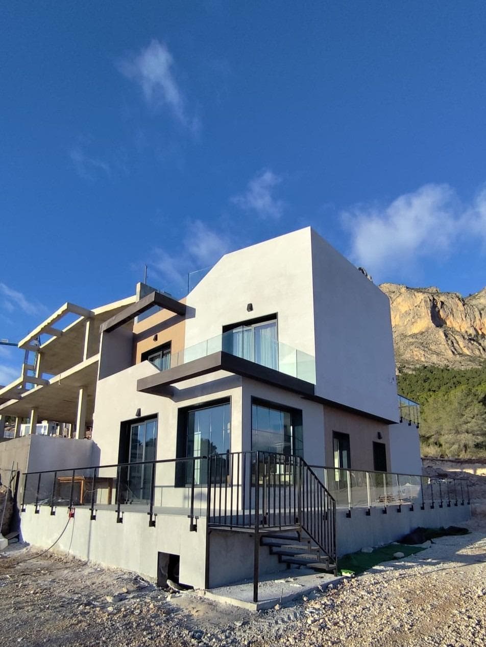 NEW BUILD SEMI-DETACHED VILLAS IN POLOP