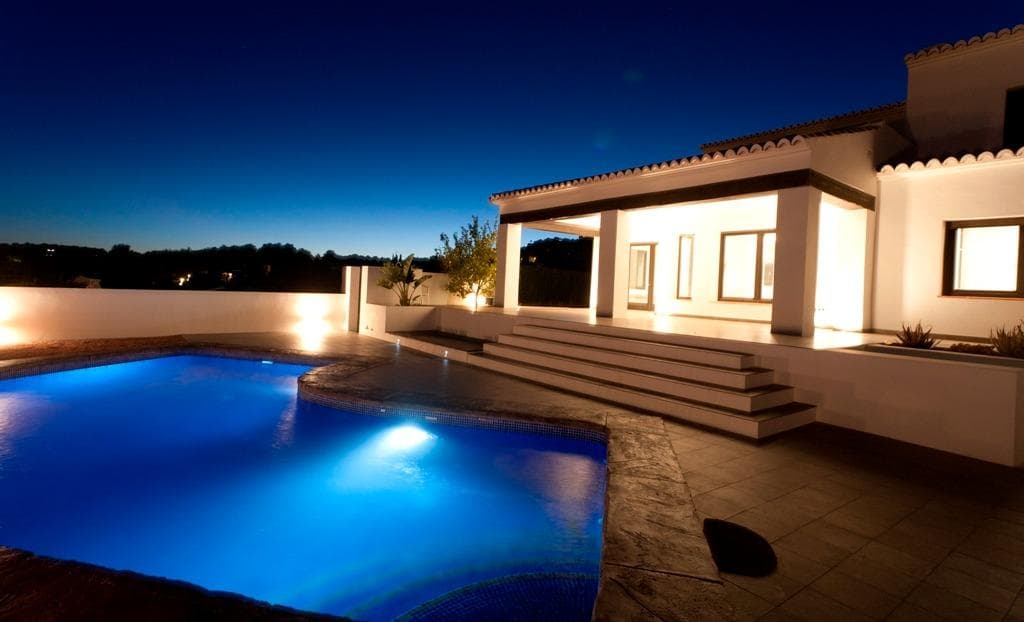 Mediterranean Style Villa with Sea Views for Sale in Moraira, Costa Blanca