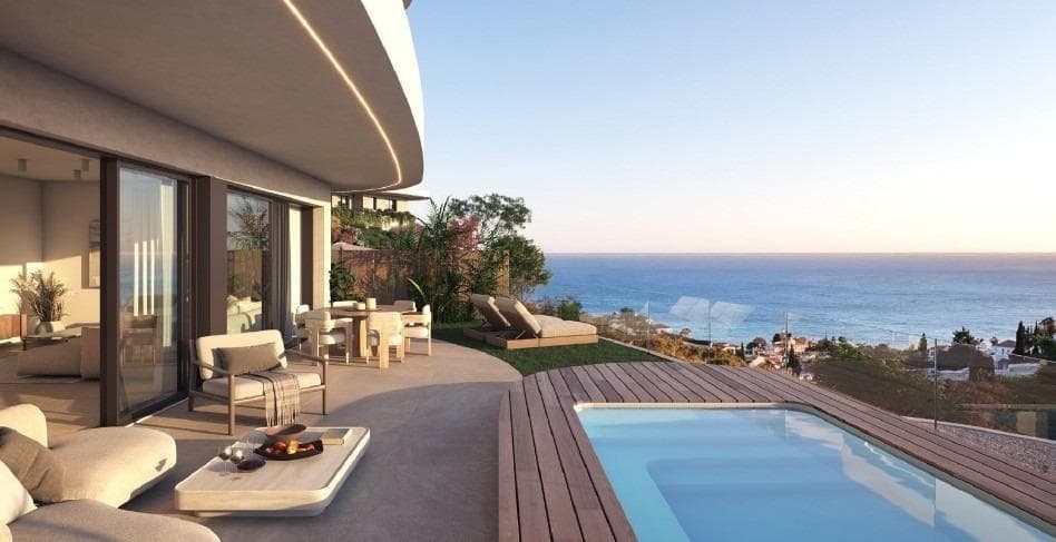 Luxury New Build Townhouses for Sale in Las Lomas del Higueron with Sea Views and Private Pools