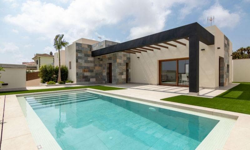 HOUSING IN A CONSOLIDATED URBANIZATION ON THE COAST